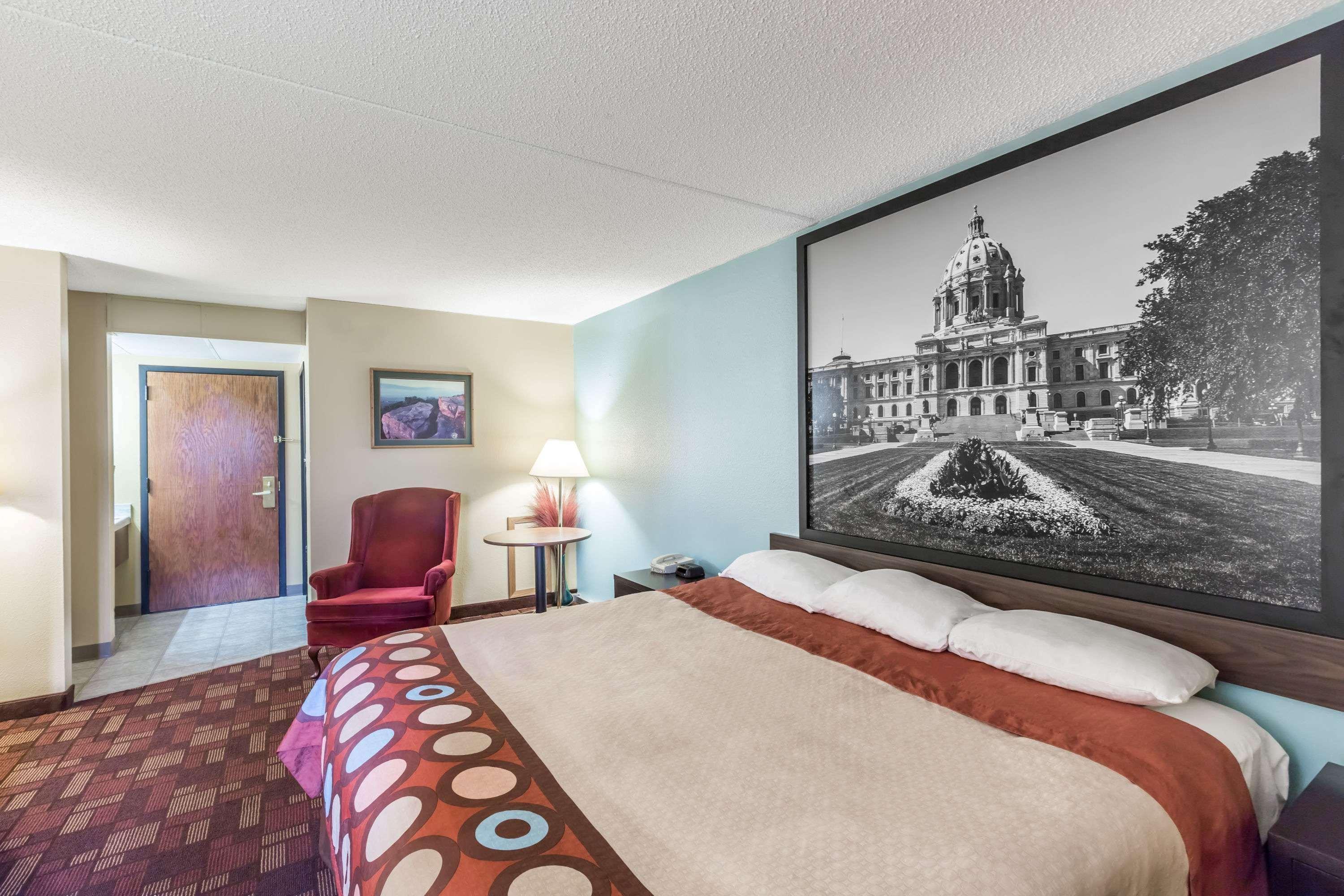 Super 8 By Wyndham Luverne