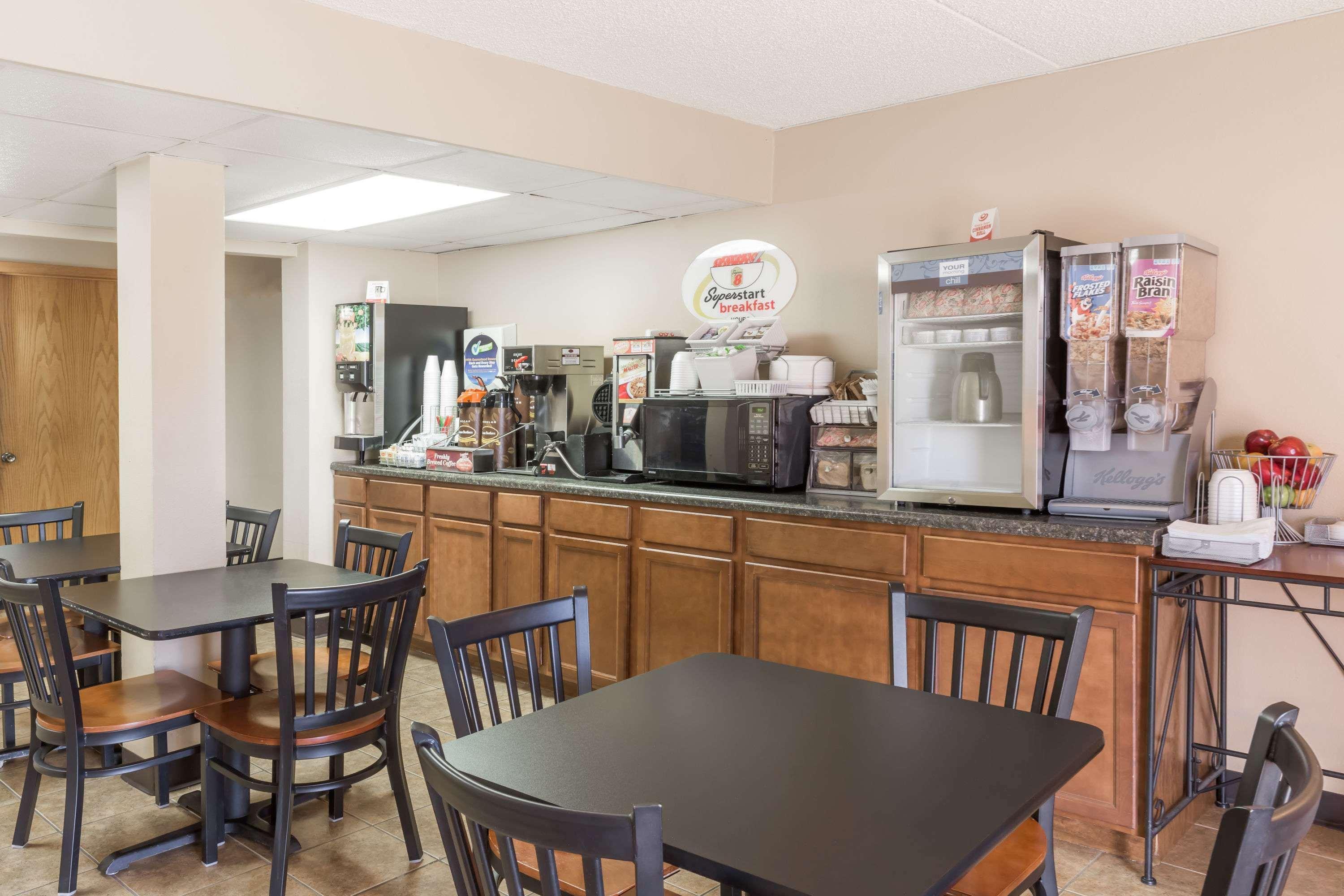 Super 8 By Wyndham Hotel Luverne