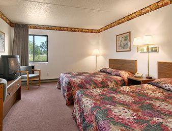 Super 8 By Wyndham Hotel 2*
