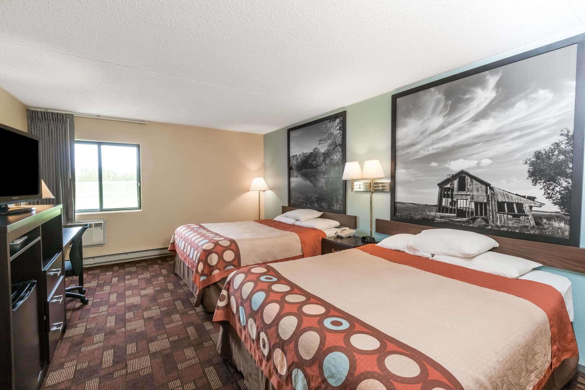Super 8 By Wyndham Hotel 2*